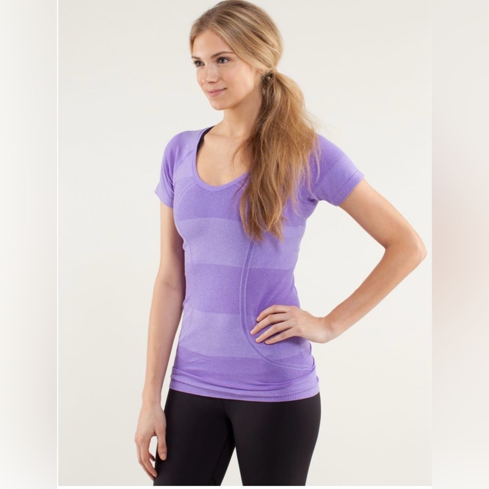 lululemon Swiftly Power Purple Stripe Women’s V-Neck Size 12